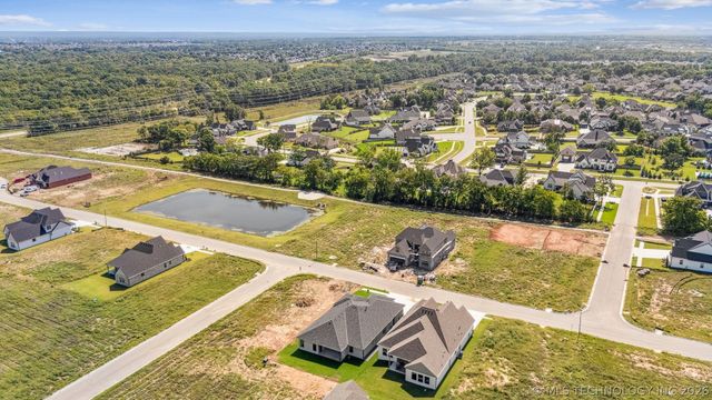 2611 E 135th Drive S, Bixby, OK 74008