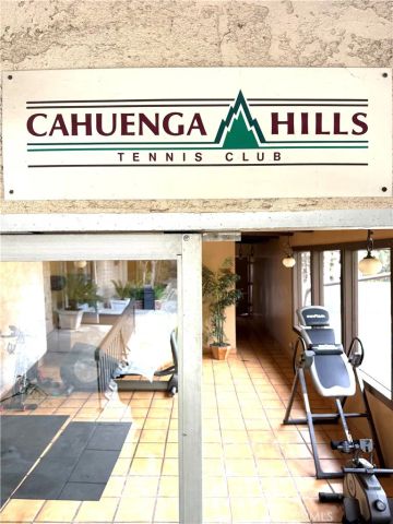 2700 Cahuenaga blvd east, Hollywood Hills, CA 90068