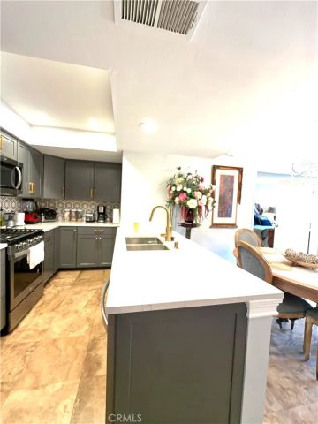 2700 Cahuenaga blvd east, Hollywood Hills, CA 90068