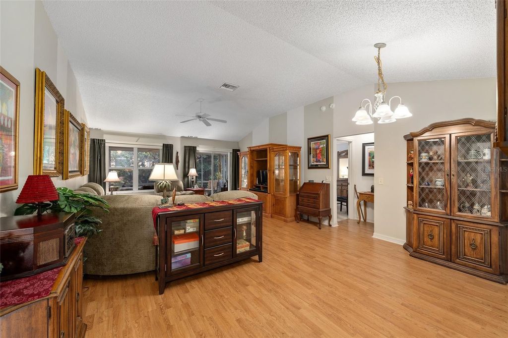 Image 11 of property listing at 16715 SE 80TH CLOVERWOOD TERRACE, The Villages, FL 32162