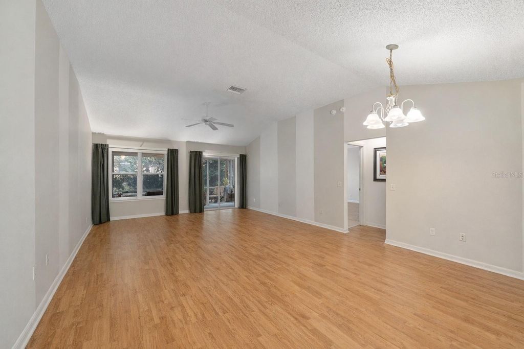 Image 12 of property listing at 16715 SE 80TH CLOVERWOOD TERRACE, The Villages, FL 32162