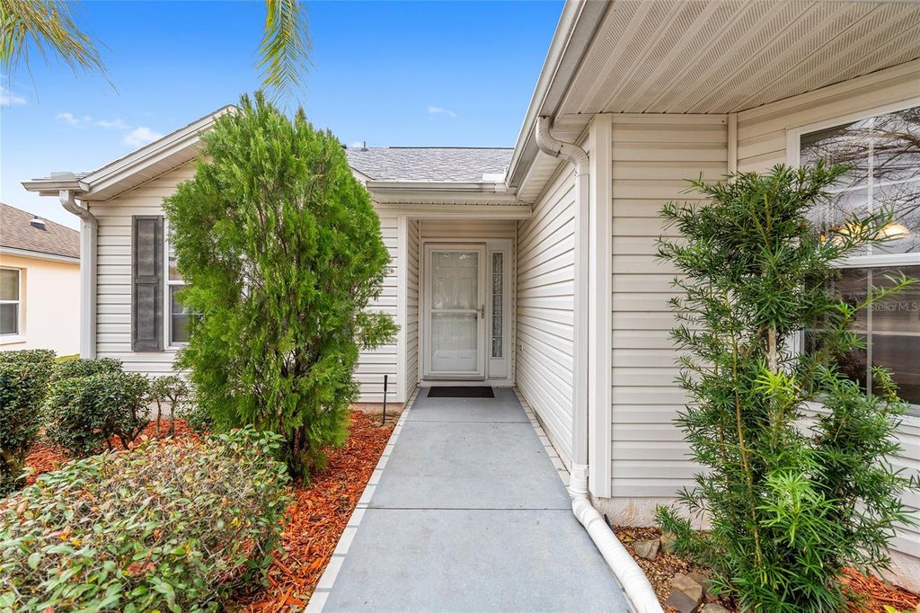 Image 5 of property listing at 16715 SE 80TH CLOVERWOOD TERRACE, The Villages, FL 32162