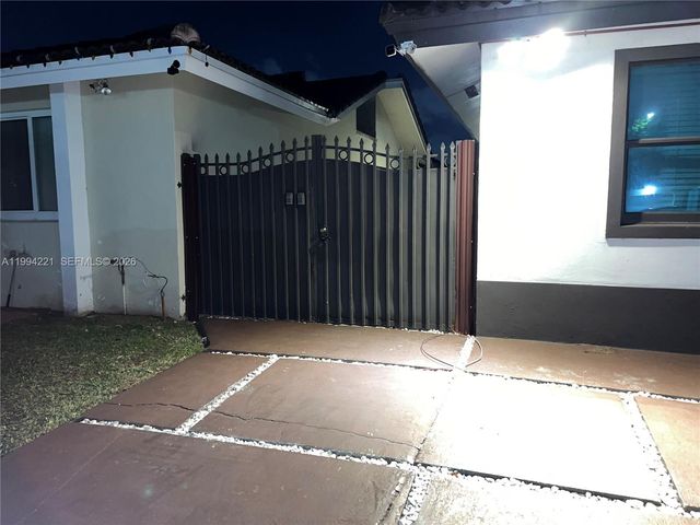 14880 SW 56th Ter 3, Miami, FL 33193