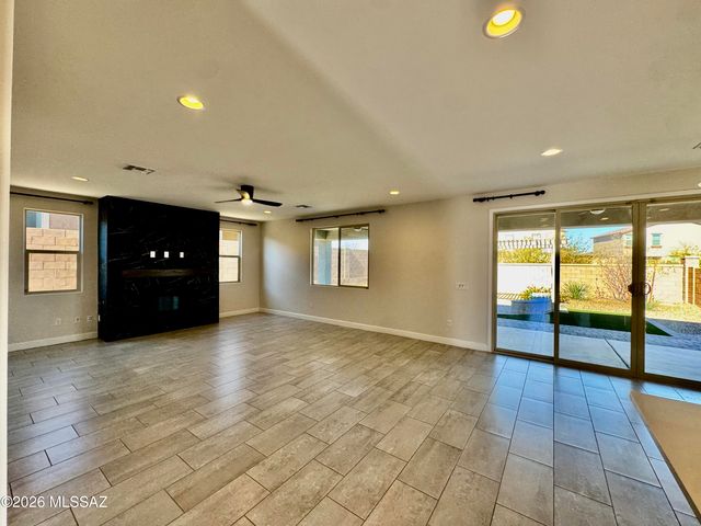 782 W Calle Las Varitas, Sahuarita, AZ 85629