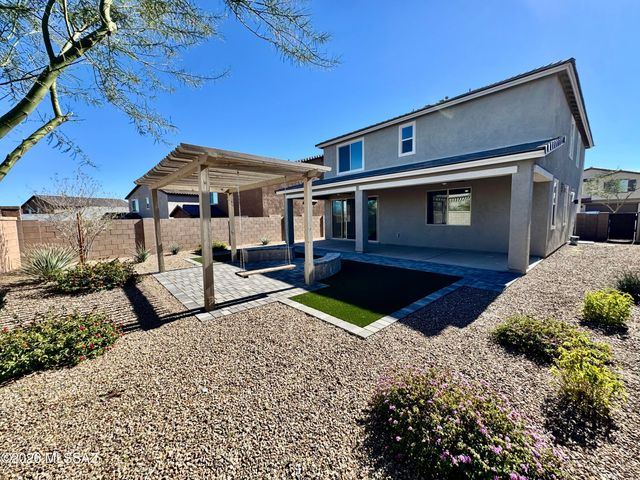 782 W Calle Las Varitas, Sahuarita, AZ 85629