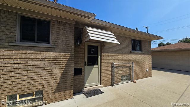 1101 Michigan Boulevard, Lincoln Park, MI 48146