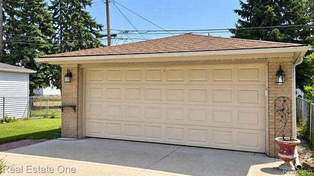 1101 Michigan Boulevard, Lincoln Park, MI 48146