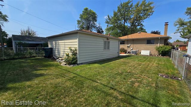 1101 Michigan Boulevard, Lincoln Park, MI 48146