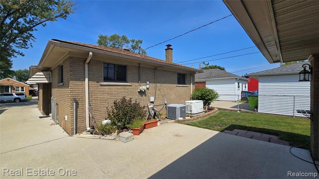 1101 Michigan Boulevard, Lincoln Park, MI 48146