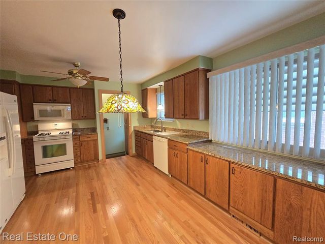 1101 Michigan Boulevard, Lincoln Park, MI 48146