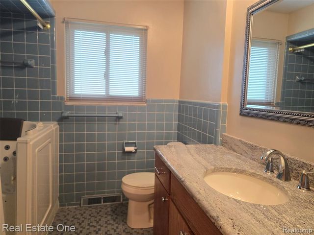 1101 Michigan Boulevard, Lincoln Park, MI 48146