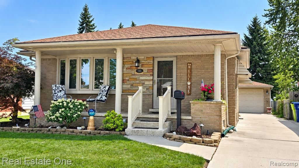 1101 Michigan Boulevard, Lincoln Park, MI 48146