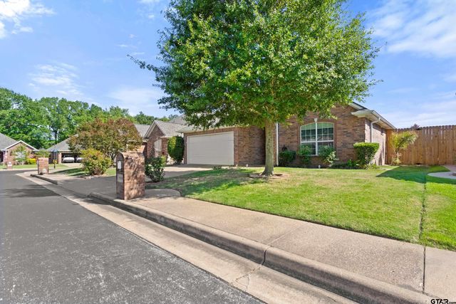 1906 Hollyglen Dr, Tyler, TX 75703