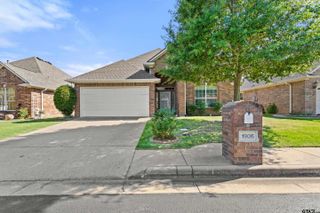 1906 Hollyglen Dr, Tyler, TX 75703