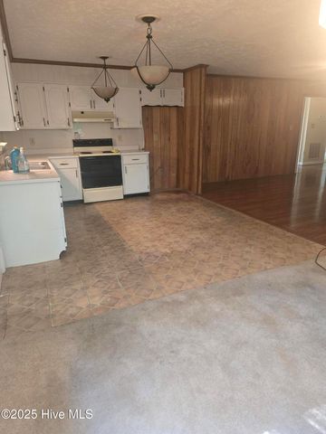 808 N Glenwood Trail, Southern Pines, NC 28387
