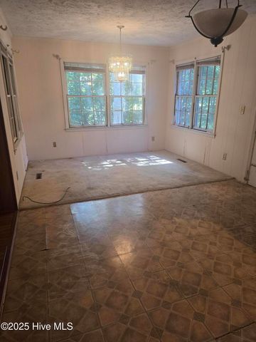 808 N Glenwood Trail, Southern Pines, NC 28387