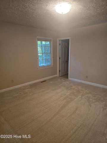808 N Glenwood Trail, Southern Pines, NC 28387