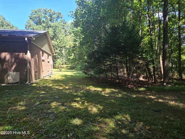 808 N Glenwood Trail, Southern Pines, NC 28387