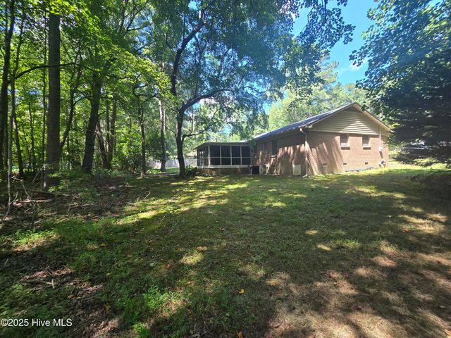 808 N Glenwood Trail, Southern Pines, NC 28387