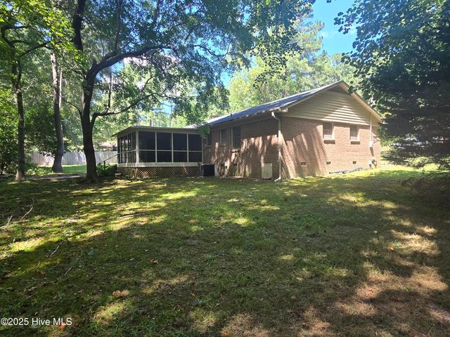 808 N Glenwood Trail, Southern Pines, NC 28387