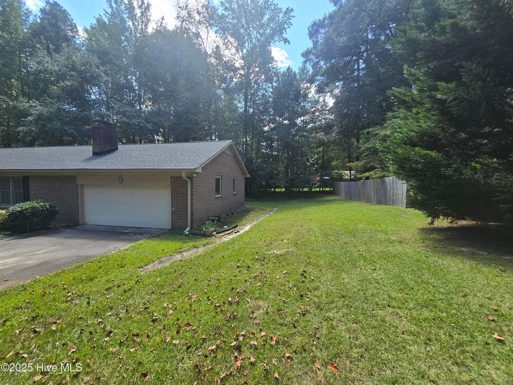 808 N Glenwood Trail, Southern Pines, NC 28387