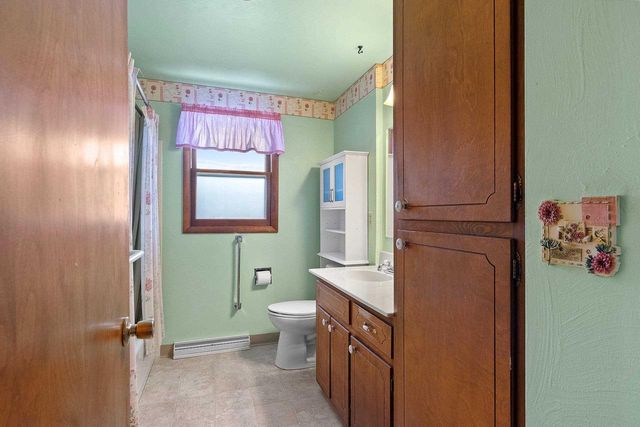 1713 BENTWOOD DRIVE, Green Bay, WI 54303