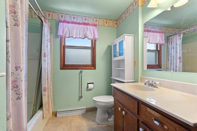 1713 BENTWOOD DRIVE, Green Bay, WI 54303