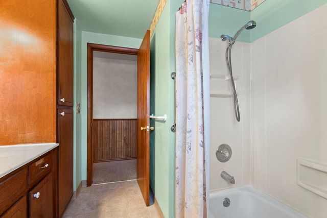 1713 BENTWOOD DRIVE, Green Bay, WI 54303