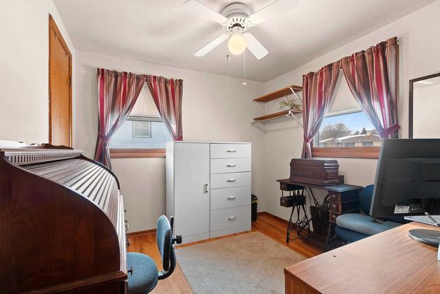 1713 BENTWOOD DRIVE, Green Bay, WI 54303