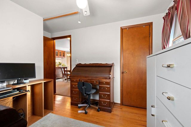 1713 BENTWOOD DRIVE, Green Bay, WI 54303