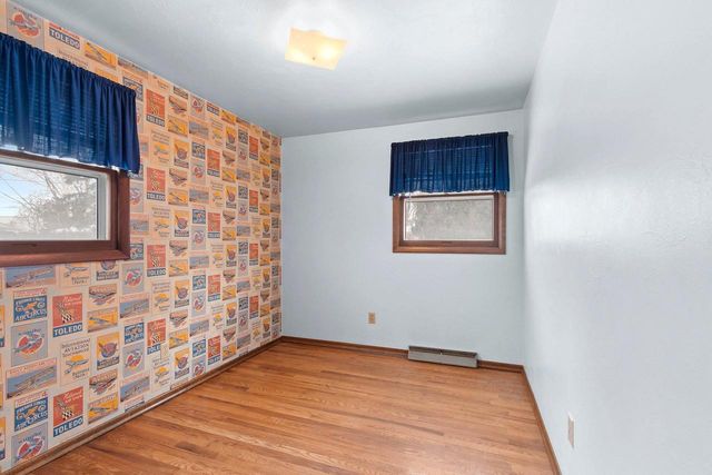 1713 BENTWOOD DRIVE, Green Bay, WI 54303