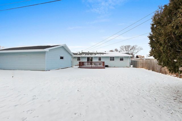 1713 BENTWOOD DRIVE, Green Bay, WI 54303