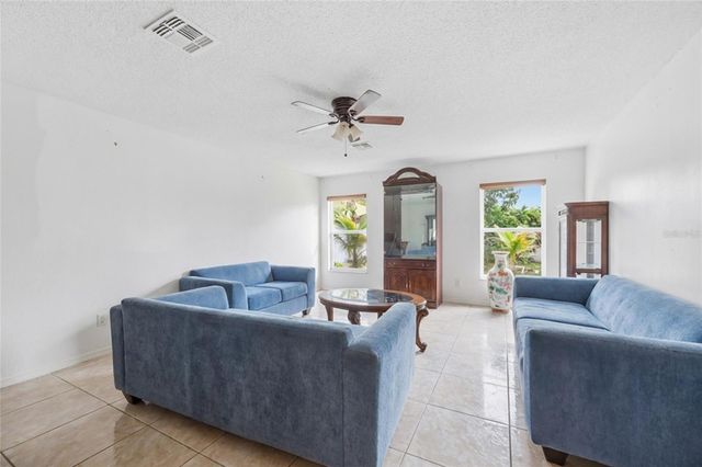 1172 EPSON OAKS WAY, Orlando, FL 32837