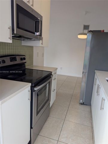 1585 NE 125th St 8, North Miami, FL 33161