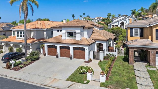 15 Glastonbury Pl, Laguna Niguel, CA 92677