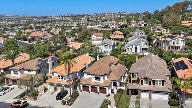 15 Glastonbury Pl, Laguna Niguel, CA 92677