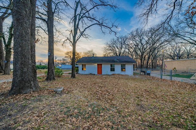 674 Briggs Boulevard, East Tawakoni, TX 75472