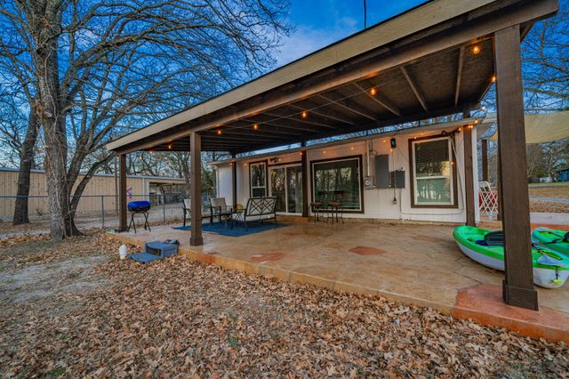 674 Briggs Boulevard, East Tawakoni, TX 75472