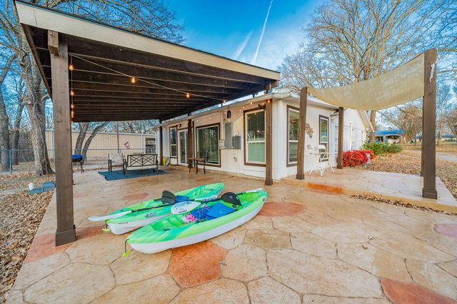 674 Briggs Boulevard, East Tawakoni, TX 75472