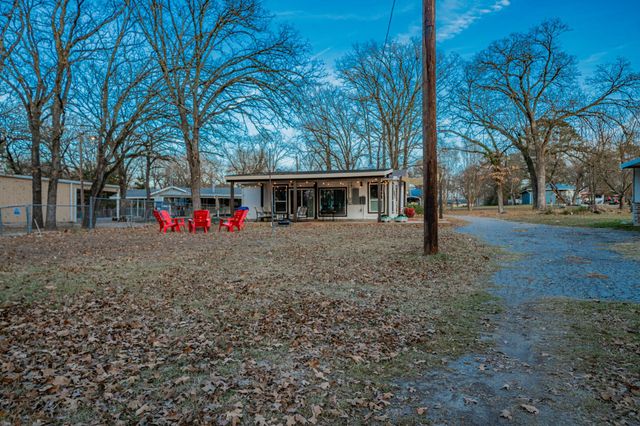 674 Briggs Boulevard, East Tawakoni, TX 75472