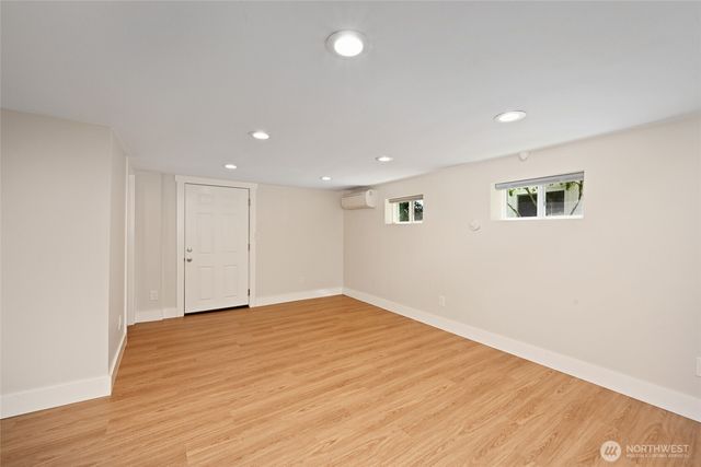 3216 24th Avenue W, Seattle, WA 98199