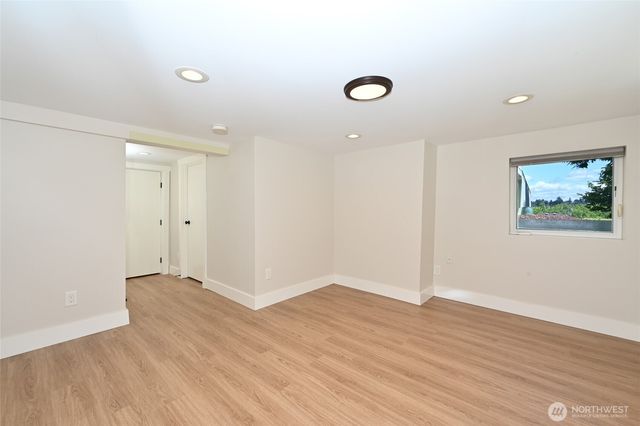3216 24th Avenue W, Seattle, WA 98199