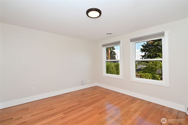 3216 24th Avenue W, Seattle, WA 98199