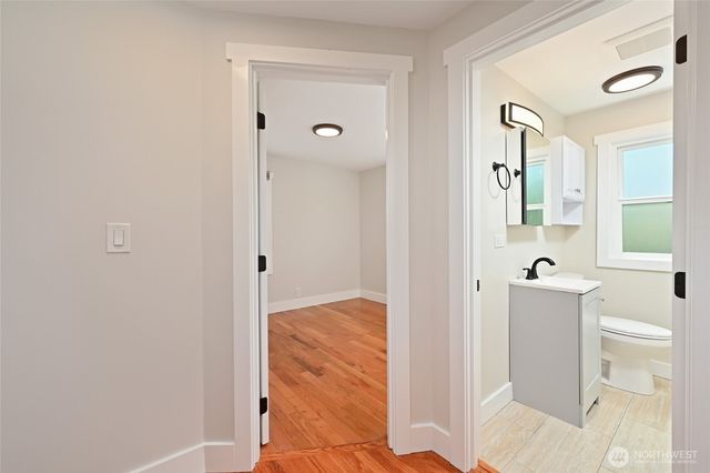 3216 24th Avenue W, Seattle, WA 98199