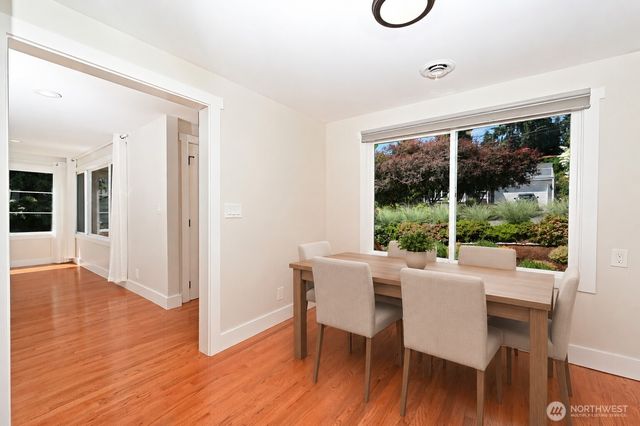 3216 24th Avenue W, Seattle, WA 98199