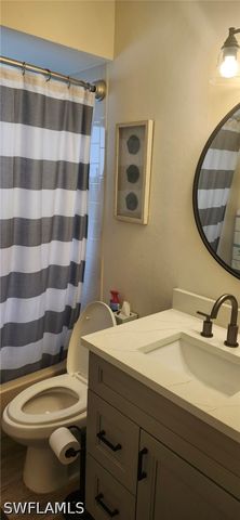 425 Fox Den CIR, Naples, FL 34104