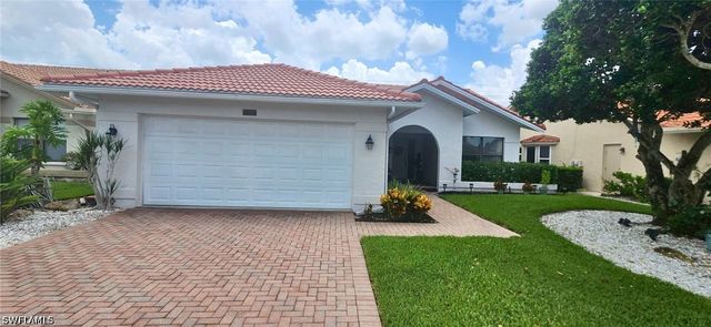 425 Fox Den CIR, Naples, FL 34104