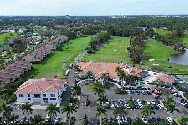 425 Fox Den CIR, Naples, FL 34104