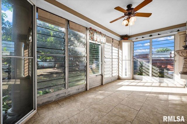 909 WASHINGTON Street, Pekin, IL 61554