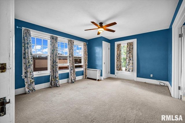 909 WASHINGTON Street, Pekin, IL 61554